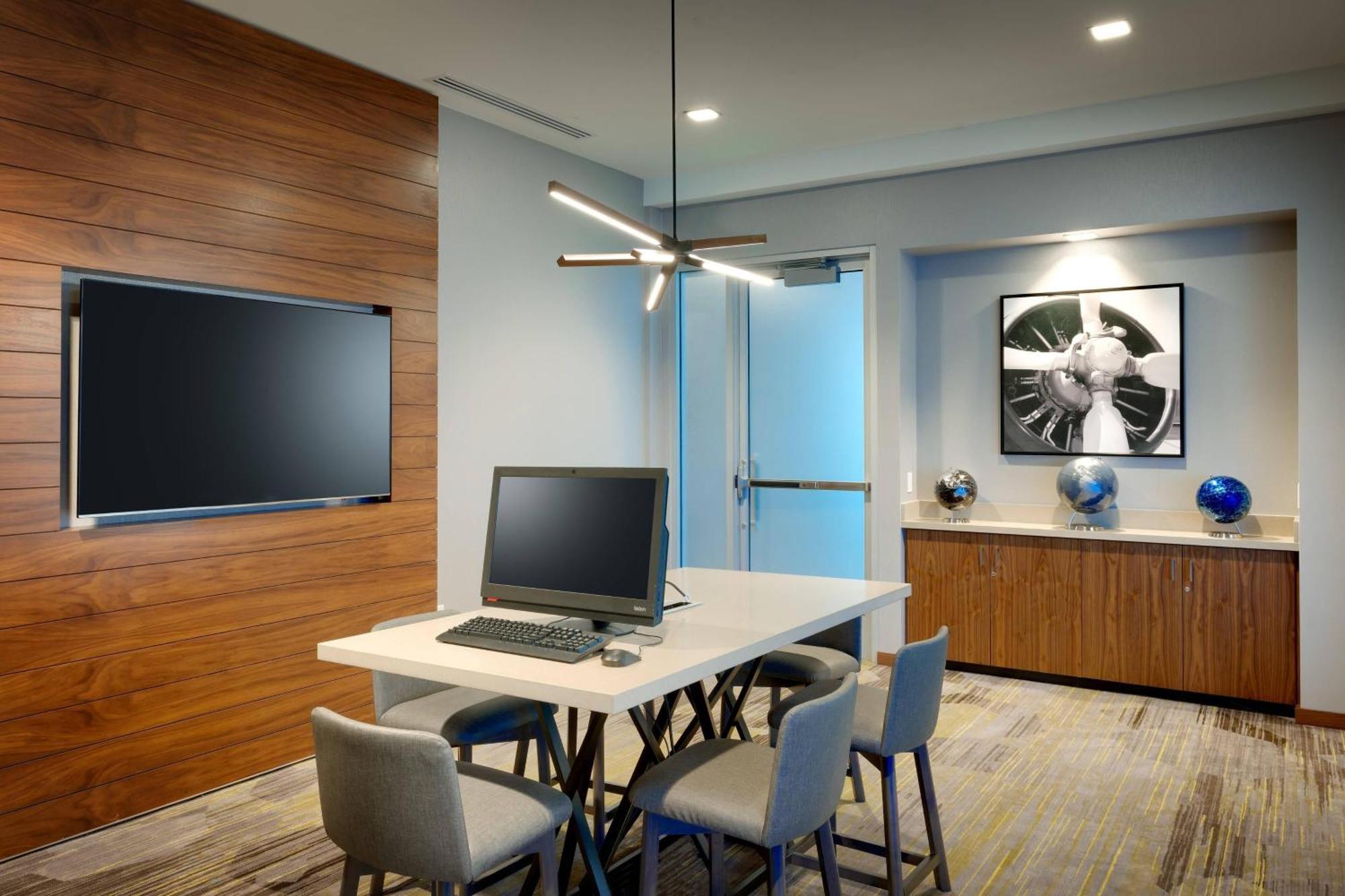 Courtyard By Marriott Los Angeles Lax/hawthorne 3*